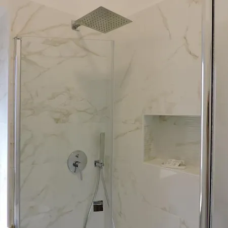 Garibaldi 52 Exclusive Bari