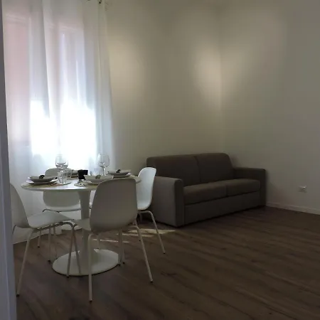 Garibaldi 52 Exclusive * Bari